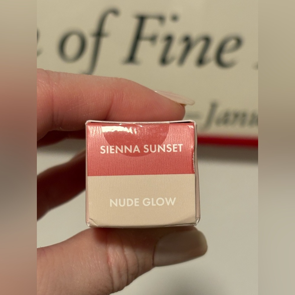 Wander On-the-Glow Blush and Illuminator - Sienna Sunset - Nude Glow - Picture 5 of 5